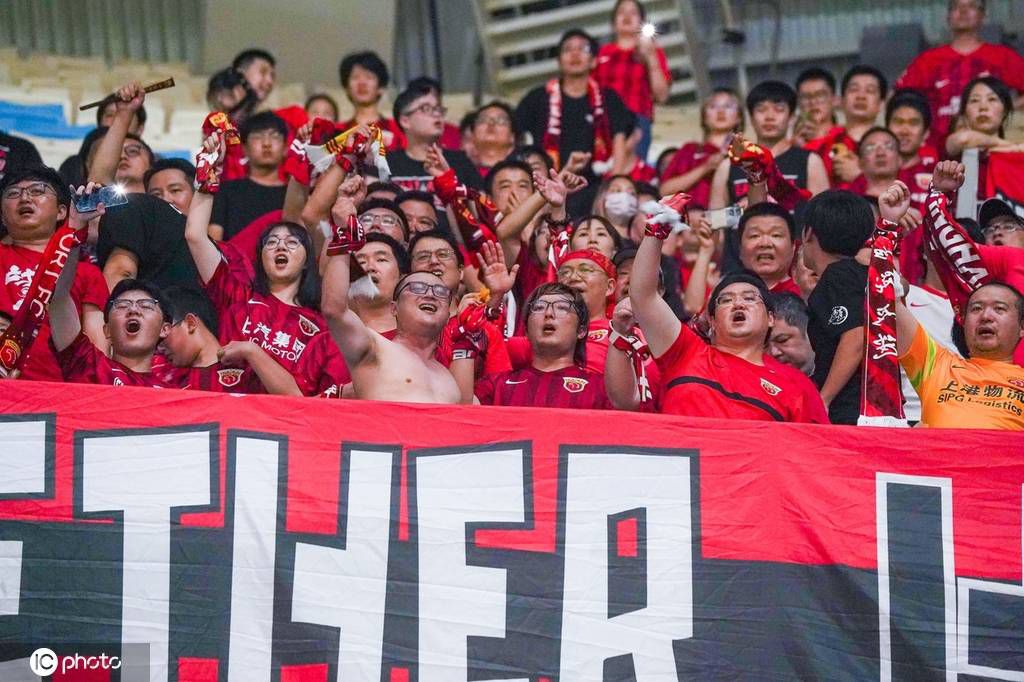 因此，我们为自己所取得的成就感到自豪，这要归功于球员和教练们的天赋，他们已经成为皇马和世界体育界的传奇。